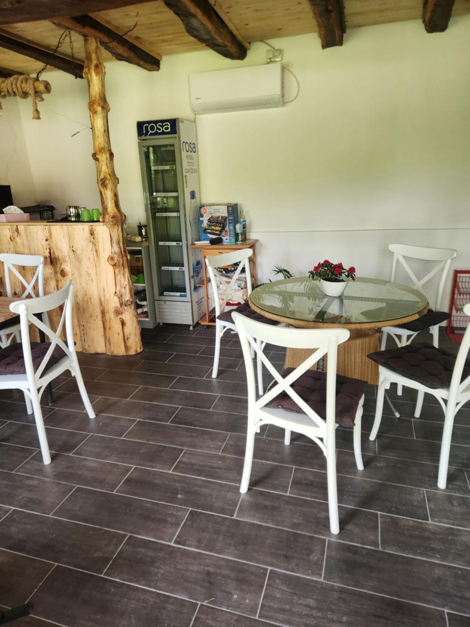 Dvor Villa Donja Toponica Buitenkant foto
